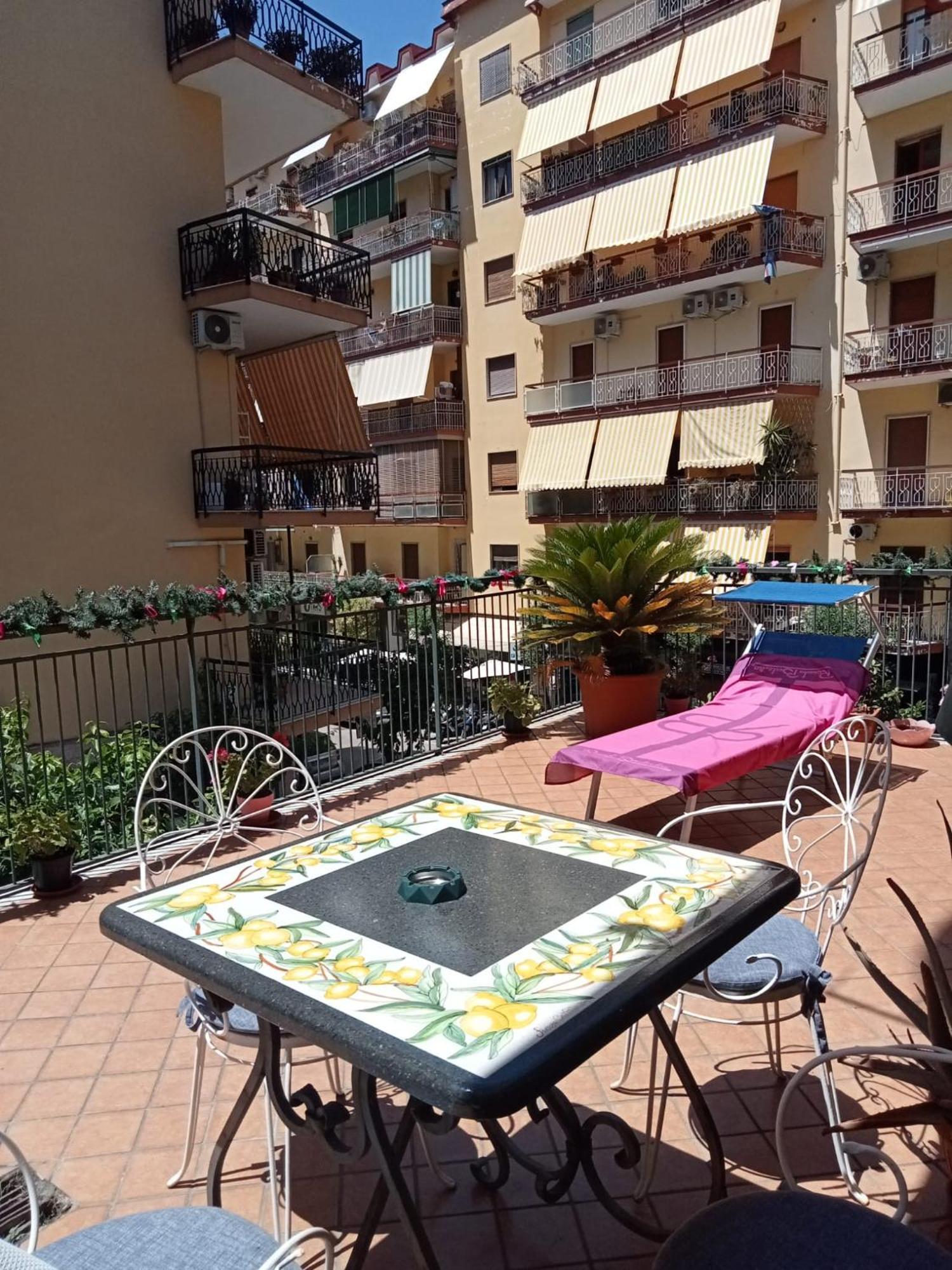 La Terrazza Di Monica & Teresa Portici Exterior foto